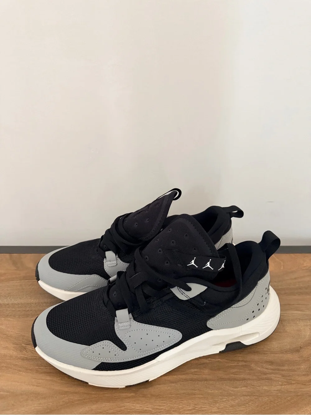 Jordan Men's Black and Gray Low-Top Athletic Sneakers